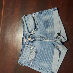 JUNIORS DENIZEN LEVI'S LOW-RISE SHORTIE